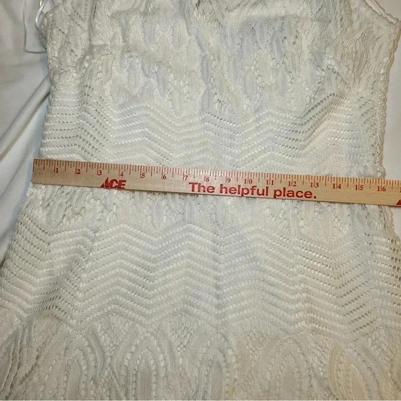 2/$30 J. Taylor Size 12 Cream Halter Top Lace Dress Wedding Formal Party - Picture 14 of 14